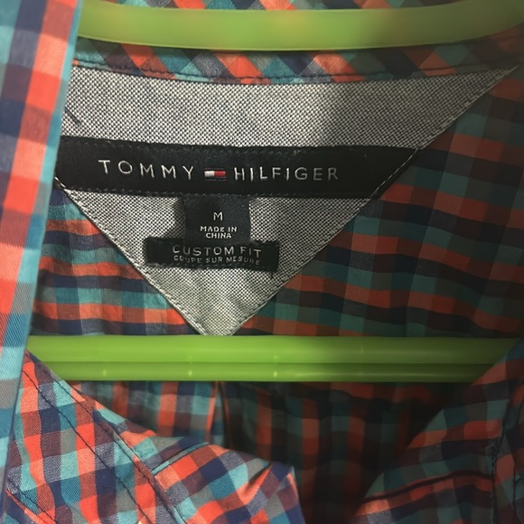 Checkered pattern Tommy Hilfiger casual button down dress shirt - Picture 3 of 3